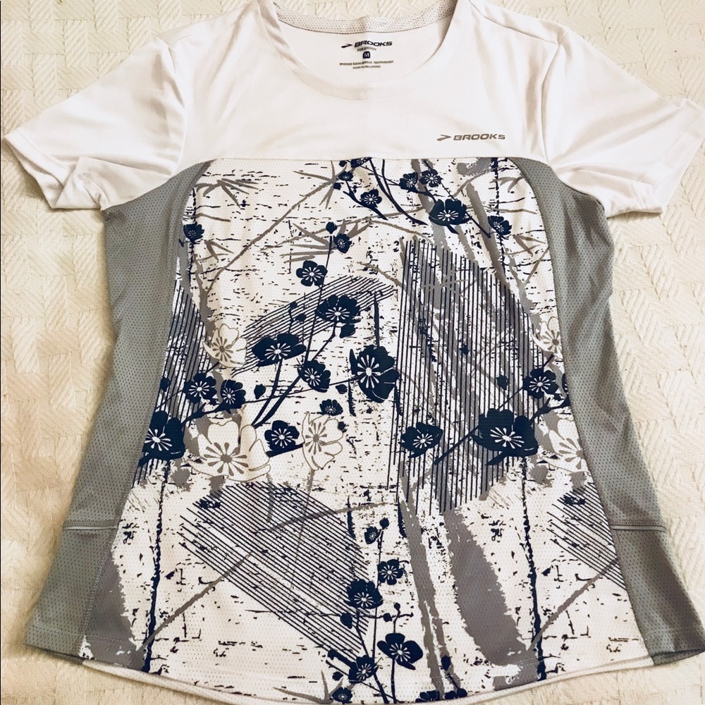 Brooks Running Top Like New Medium Flower Design